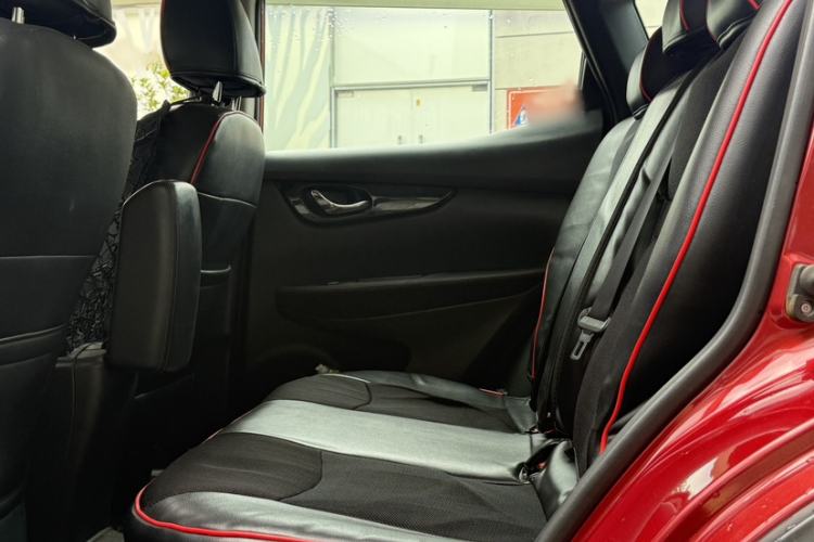 Used Nissan Qashqai 2016 2.0L CVT Elite Edition Interior 4