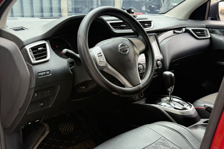 Used Nissan Qashqai 2016 2.0L CVT Elite Edition Interior 6