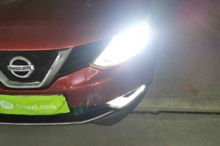 Used Nissan Qashqai 2016 2.0L CVT Elite Edition Left Front Headlight