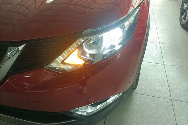 Used Nissan Qashqai 2016 2.0L CVT Luxury Edition Left Front Headlight