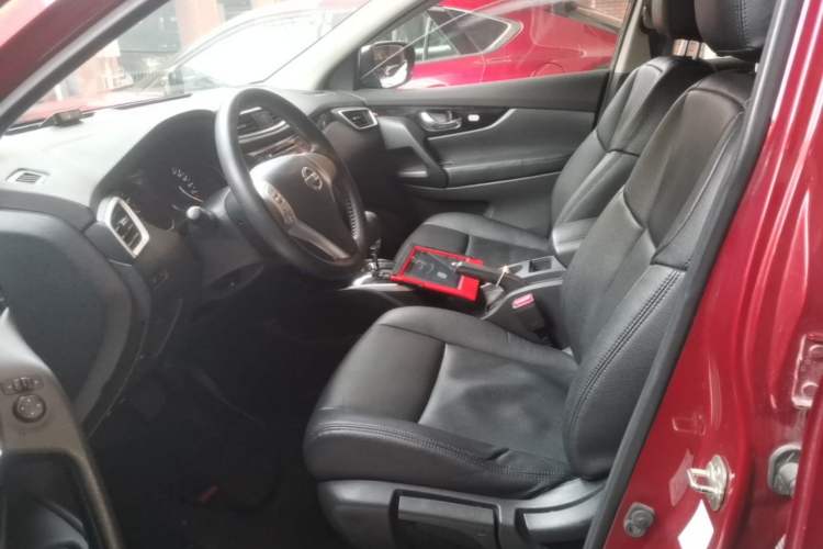 Used Nissan Qashqai 2016 2.0L CVT Elite Edition Left Front Seat