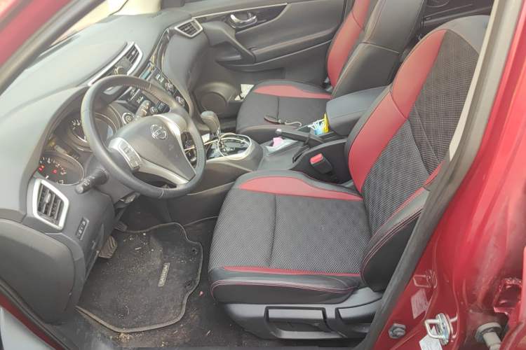 Used Nissan Qashqai 2016 2.0L CVT Luxury Edition Left Front Seat