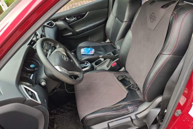 Used Nissan Qashqai 2016 2.0L CVT Elite Edition Left Front Seat