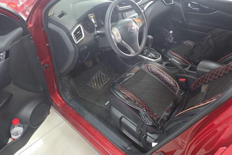 Used Nissan Qashqai 2016 2.0L CVT Elite Edition Left Front Seat