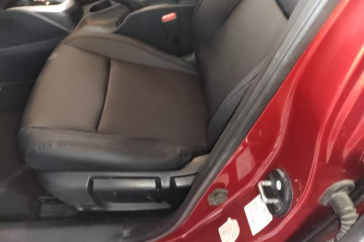 Used Nissan Qashqai 2016 2.0L CVT Elite Edition Left Front Seat