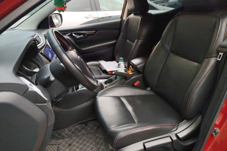 Used Nissan Qashqai 2016 2.0L CVT Elite Edition Left Front Seat