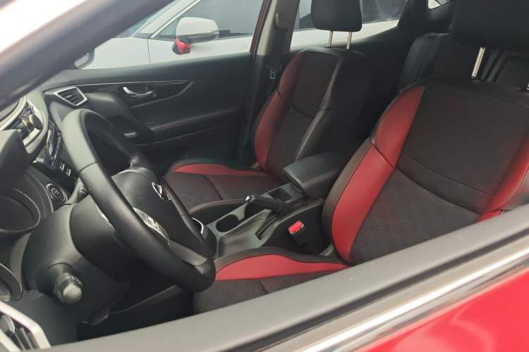 Used Nissan Qashqai 2016 2.0L CVT Luxury Edition Left Front Seat