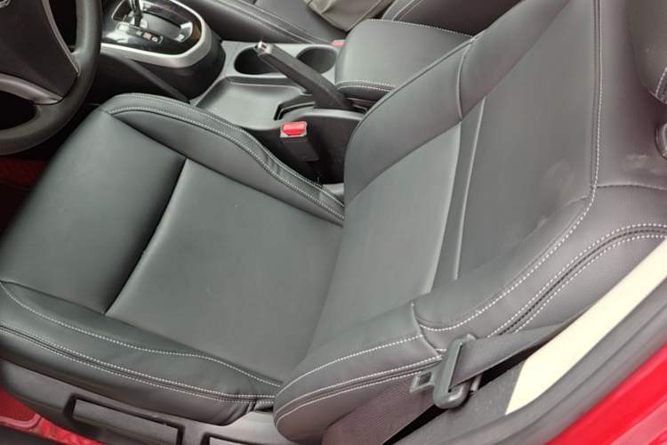 Used Nissan Qashqai 2016 2.0L CVT Elite Edition Left Front Seat