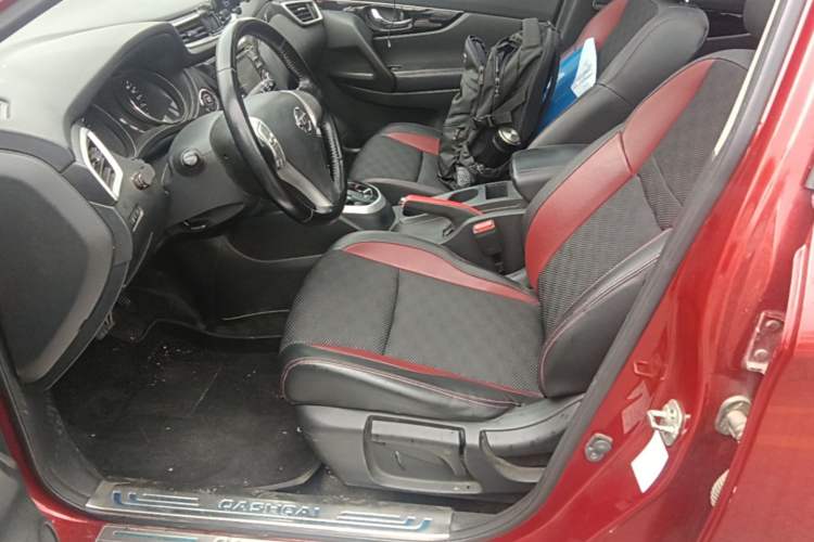 Used Nissan Qashqai 2016 2.0L CVT Luxury Edition Left Front Seat
