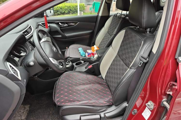 Used Nissan Qashqai 2016 2.0L CVT Luxury Edition Left Front Seat
