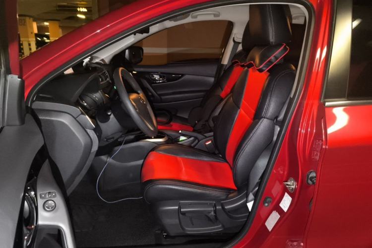 Used Nissan Qashqai 2016 2.0L CVT Elite Edition Left Front Seat