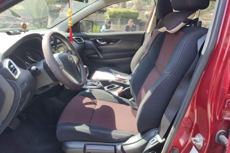 Used Nissan Qashqai 2016 2.0L CVT Elite Edition Left Front Seat
