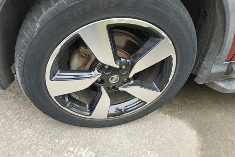 Used Nissan Qashqai 2016 2.0L CVT Leading Edition Left Front Wheel Hub