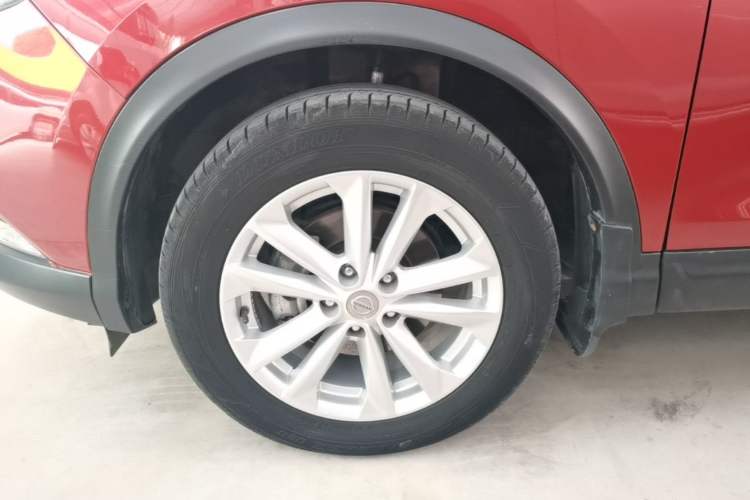 Used Nissan Qashqai 2016 2.0L CVT Elite Edition Left Front Wheel Hub
