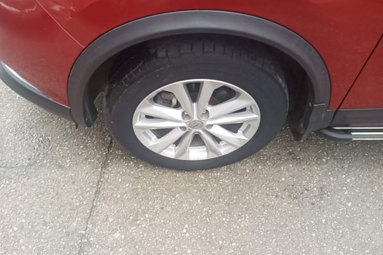 Used Nissan Qashqai 2016 2.0L CVT Elite Edition Left Front Wheel Hub