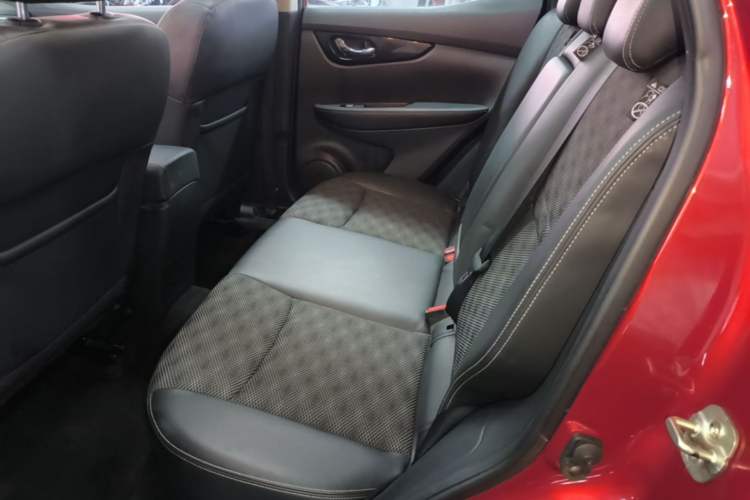Used Nissan Qashqai 2016 2.0L CVT Luxury Edition Left Rear Seat