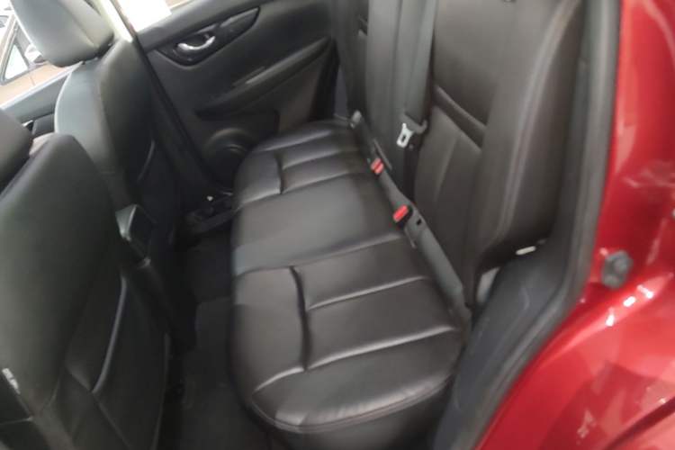 Used Nissan Qashqai 2016 2.0L CVT Deluxe Edition Left Rear Seat