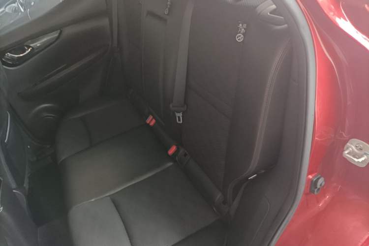 Used Nissan Qashqai 2016 2.0L CVT Luxury Edition Left Rear Seat