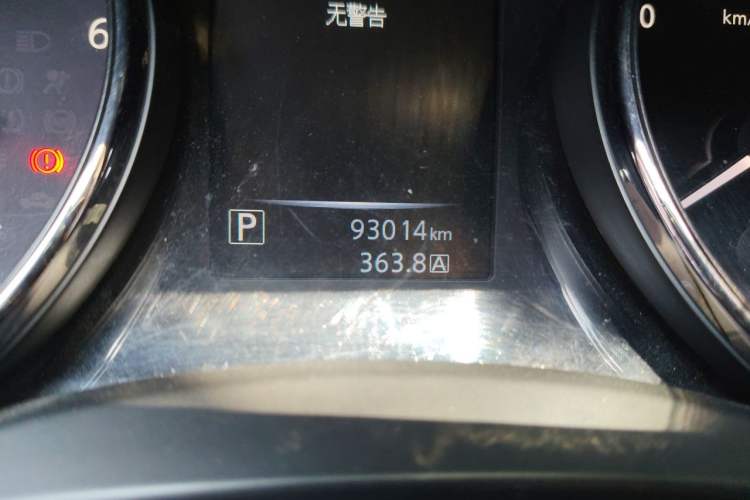 Used Nissan Qashqai 2016 2.0L CVT Elite Edition Odometer Close Up