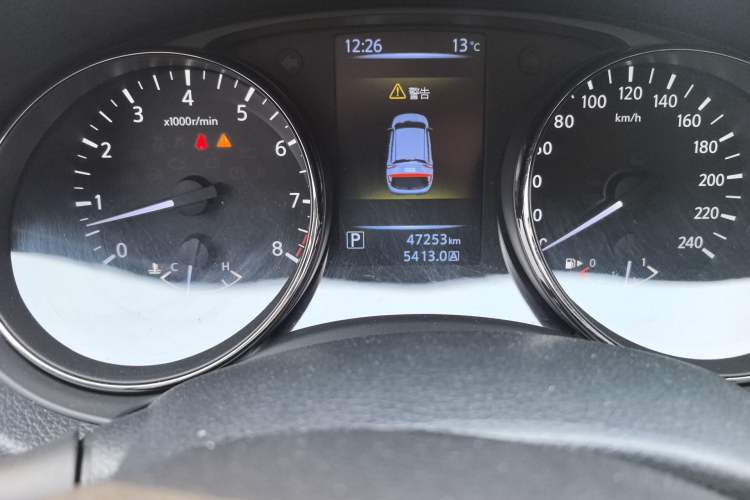 Used Nissan Qashqai 2016 2.0L CVT Elite Edition Odometer Close Up