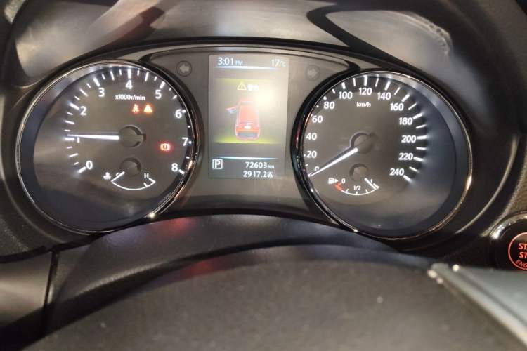 Used Nissan Qashqai 2016 2.0L CVT Luxury Edition Odometer Close Up