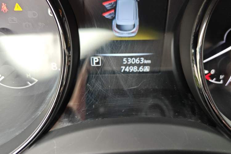 Used Nissan Qashqai 2016 2.0L CVT Luxury Edition Odometer Close Up