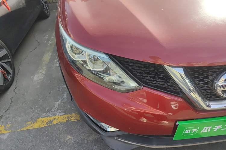 Used Nissan Qashqai 2016 2.0L CVT Luxury Edition Right Front Headlight