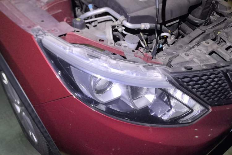 Used Nissan Qashqai 2016 2.0L CVT Elite Edition Right Front Headlight