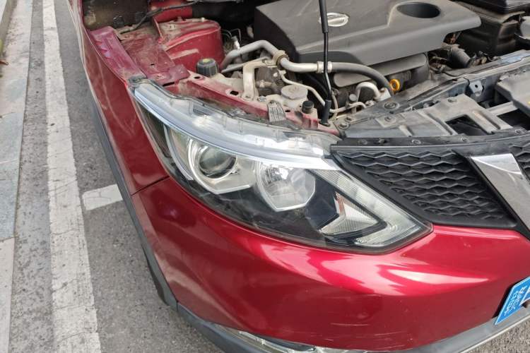 Used Nissan Qashqai 2016 2.0L CVT Elite Edition Right Front Headlight