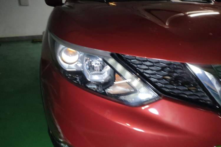 Used Nissan Qashqai 2016 2.0L CVT Elite Edition Right Front Headlight