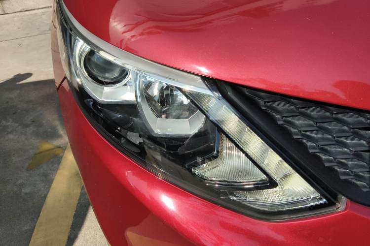 Used Nissan Qashqai 2016 2.0L CVT Luxury Edition Right Front Headlight