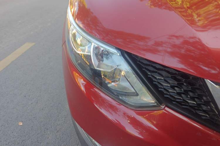 Used Nissan Qashqai 2016 2.0L CVT Elite Edition Right Front Headlight