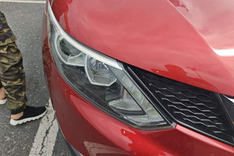 Used Nissan Qashqai 2016 2.0L CVT Luxury Edition Right Front Headlight