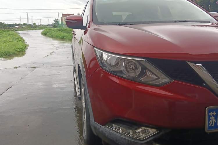 Used Nissan Qashqai 2016 2.0L CVT Elite Edition Right Front Headlight