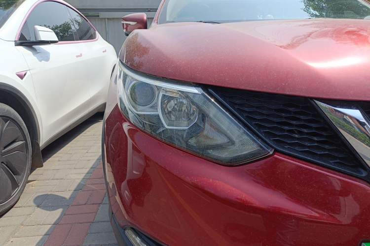 Used Nissan Qashqai 2016 2.0L CVT Luxury Edition Right Front Headlight