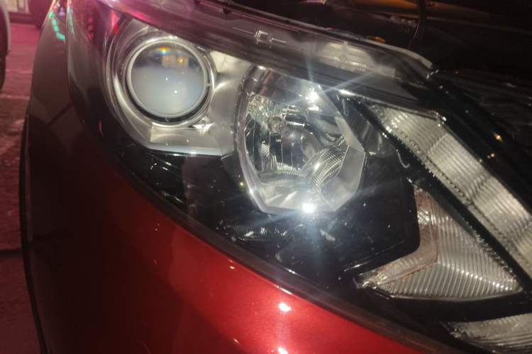 Used Nissan Qashqai 2016 2.0L CVT Elite Edition Right Front Headlight