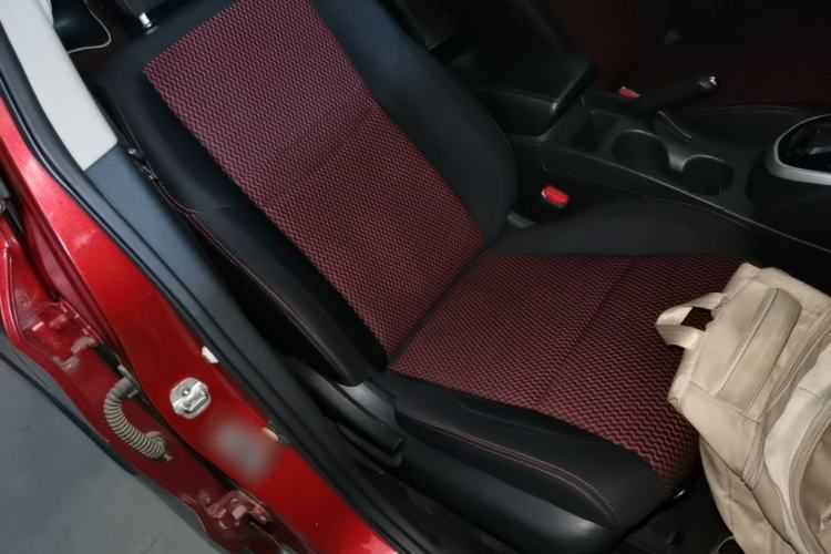 Used Nissan Qashqai 2016 2.0L CVT Elite Edition Right Front Seat