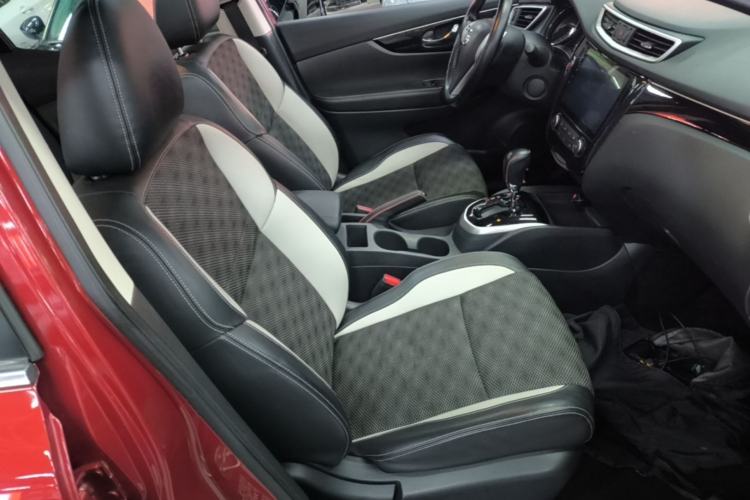 Used Nissan Qashqai 2016 2.0L CVT Luxury Edition Right Front Seat