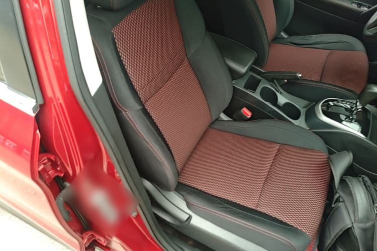 Used Nissan Qashqai 2016 2.0L CVT Elite Edition Right Front Seat