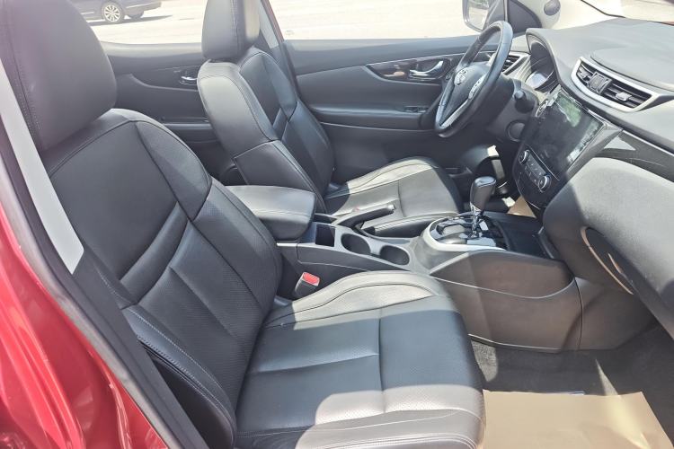 Used Nissan Qashqai 2016 2.0L CVT Deluxe Edition Right Front Seat