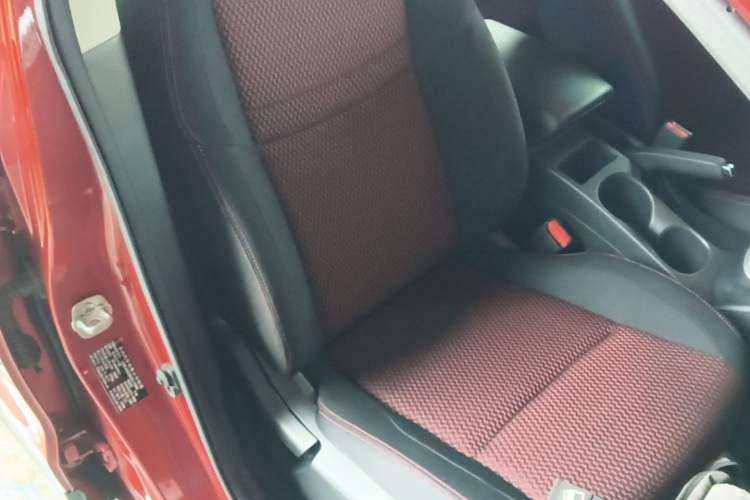 Used Nissan Qashqai 2016 2.0L CVT Elite Edition Right Front Seat