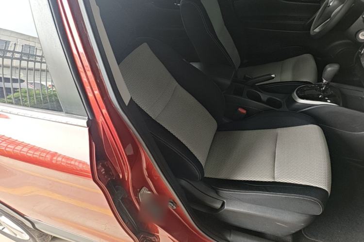 Used Nissan Qashqai 2016 2.0L CVT Elite Edition Right Front Seat