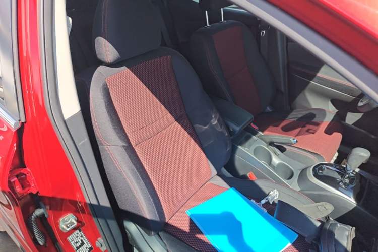 Used Nissan Qashqai 2016 2.0L CVT Elite Edition Right Front Seat