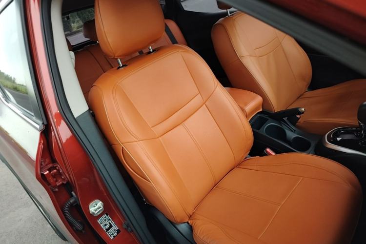 Used Nissan Qashqai 2016 2.0L CVT Elite Edition Right Front Seat