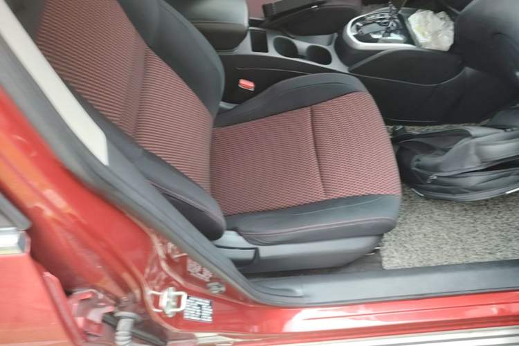 Used Nissan Qashqai 2016 2.0L CVT Elite Edition Right Front Seat