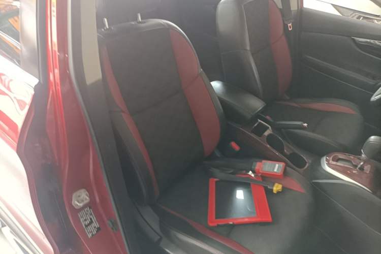 Used Nissan Qashqai 2016 2.0L CVT Luxury Edition Right Front Seat