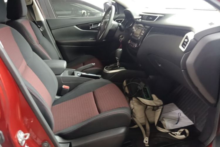 Used Nissan Qashqai 2016 2.0L CVT Elite Edition Right Front Seat