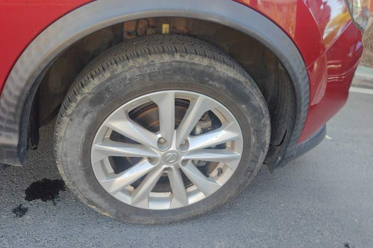 Used Nissan Qashqai 2016 2.0L CVT Elite Edition Right Front Wheel Hub
