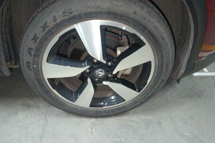 Used Nissan Qashqai 2016 2.0L CVT Luxury Edition Right Front Wheel Hub