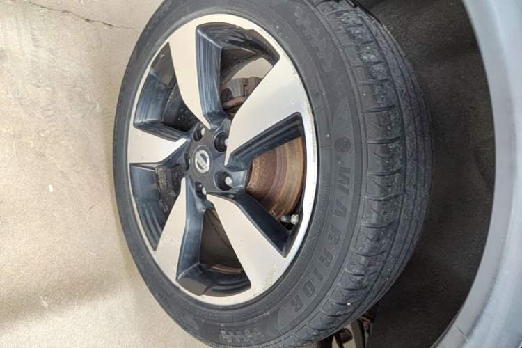 Used Nissan Qashqai 2016 2.0L CVT Luxury Edition Right Rear Wheel Hub